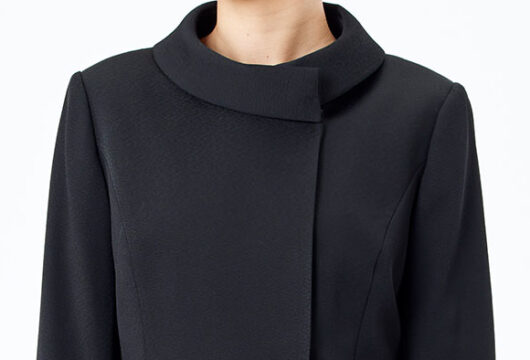 繊細な小紋柄を米沢織で表現　東京イギンゴールド