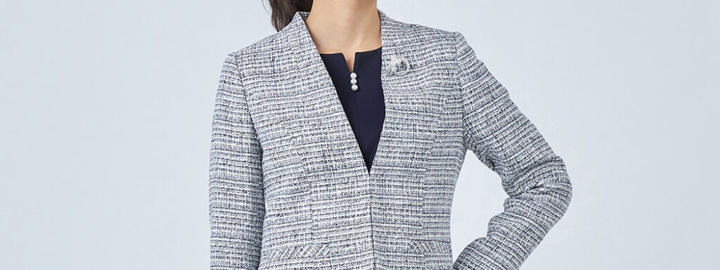 きちんと感のあるパンツスーツ イギン ジブリーヌ