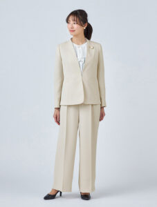 イギンジブリーヌ　パンツスーツ