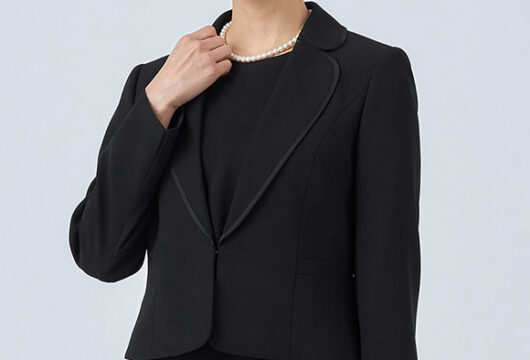 丸みのあるテーラードカラー　アナ スイ セレモニー