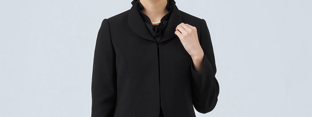 フリルで印象を変えて　ユキ トリヰ ファインフォーマル